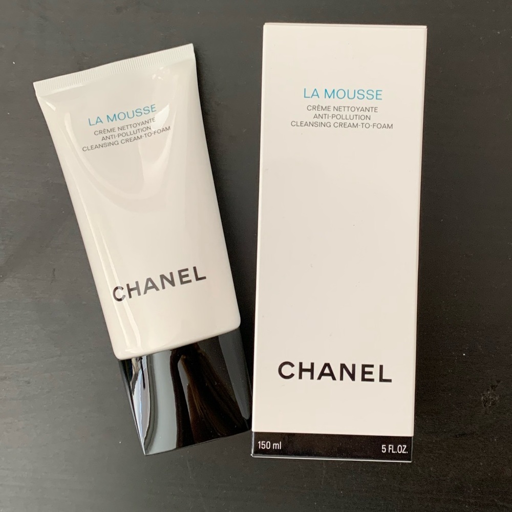 Chanel cleansing cream to foam